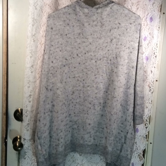 Grey & Black sweater - Picture 5 of 7